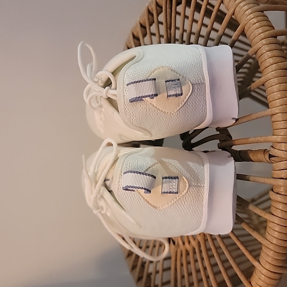 Clarks - Picture 6 of 7